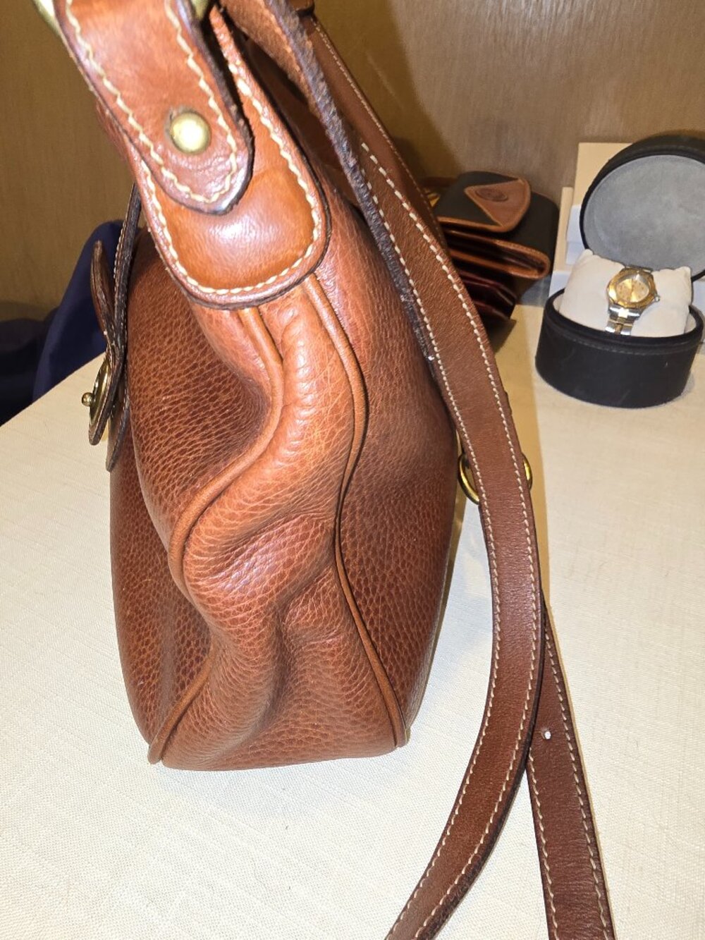 Vintage, rare Coach British tan Slouch crossbody - Picture 4 of 8